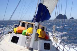 Sailing Bay of Islands aboard Manawanui with Ecocruz